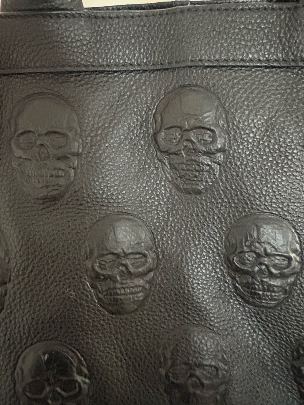 Black Skull-Embossed Leather Tote Bag - Women - Picture 2 of 10